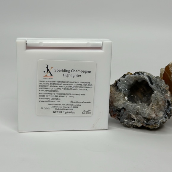 JX Just Ximena,  Sparkling Champagne Highlighter! - Picture 3 of 4